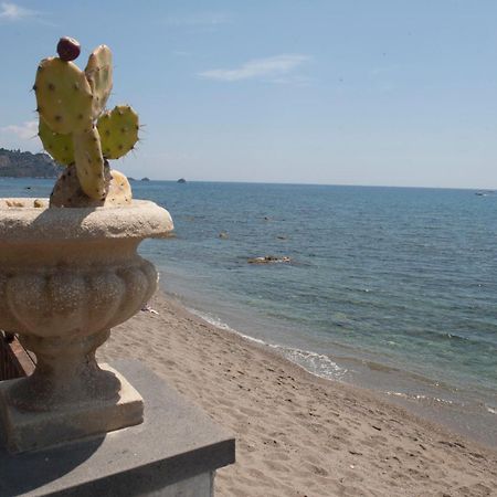 Nina B&B Giardini Naxos Dış mekan fotoğraf