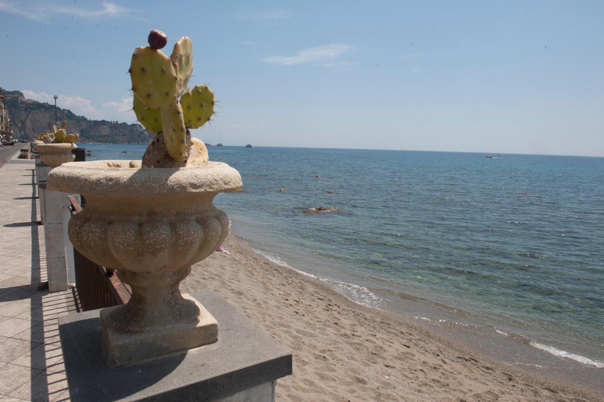 Nina B&B Giardini Naxos Dış mekan fotoğraf