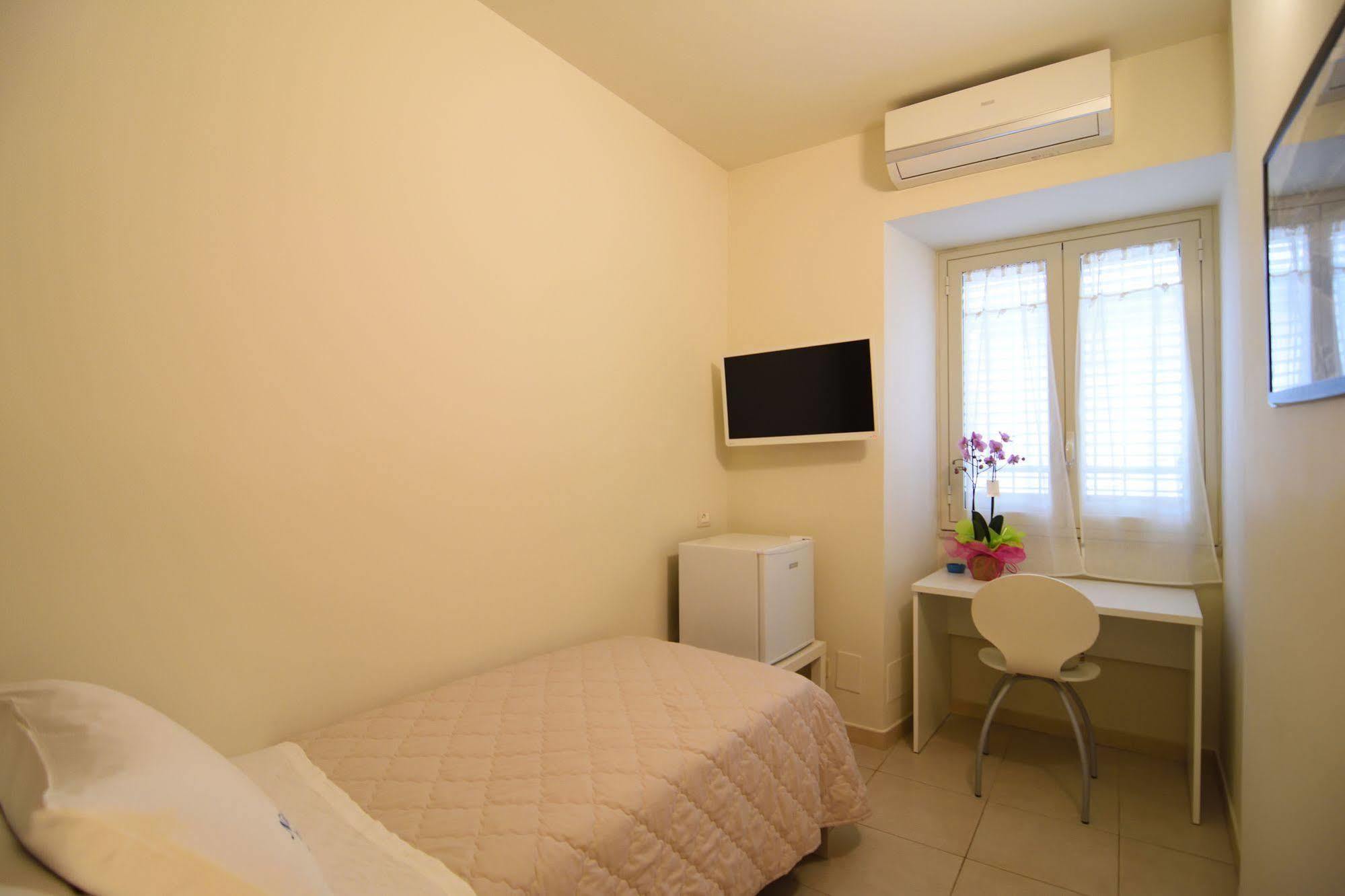 Nina B&B Giardini Naxos Dış mekan fotoğraf