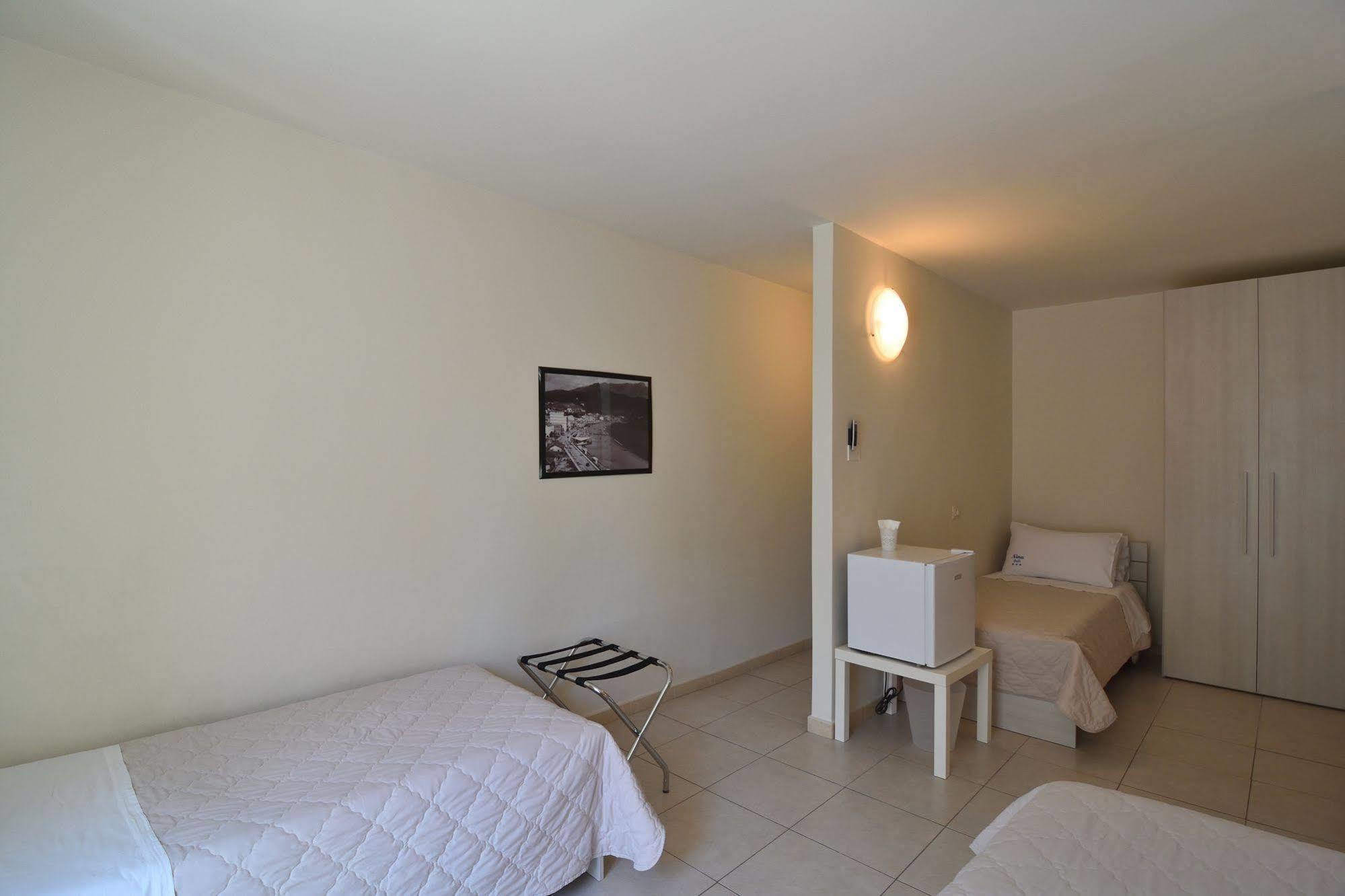 Nina B&B Giardini Naxos Dış mekan fotoğraf