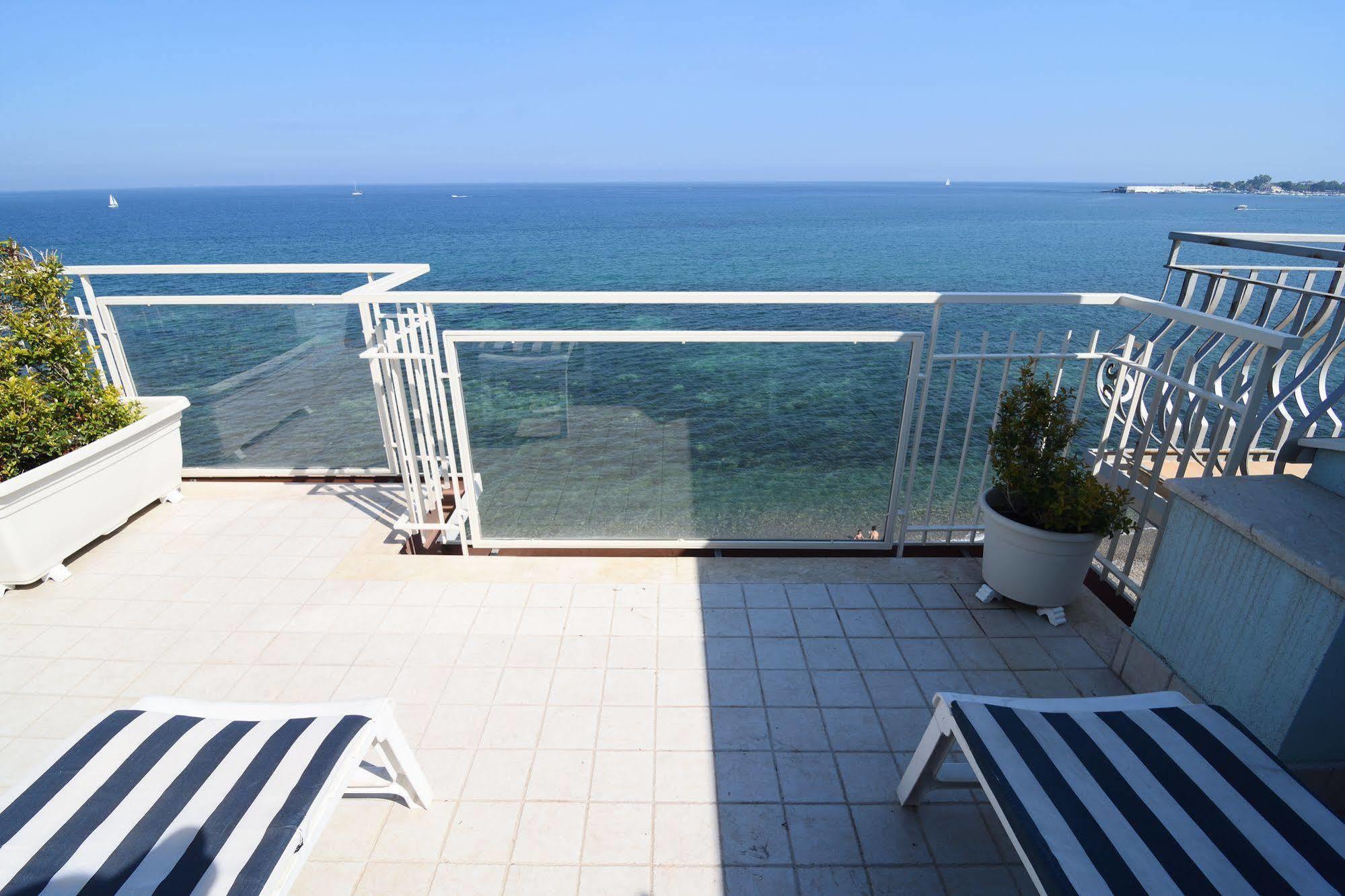 Nina B&B Giardini Naxos Dış mekan fotoğraf
