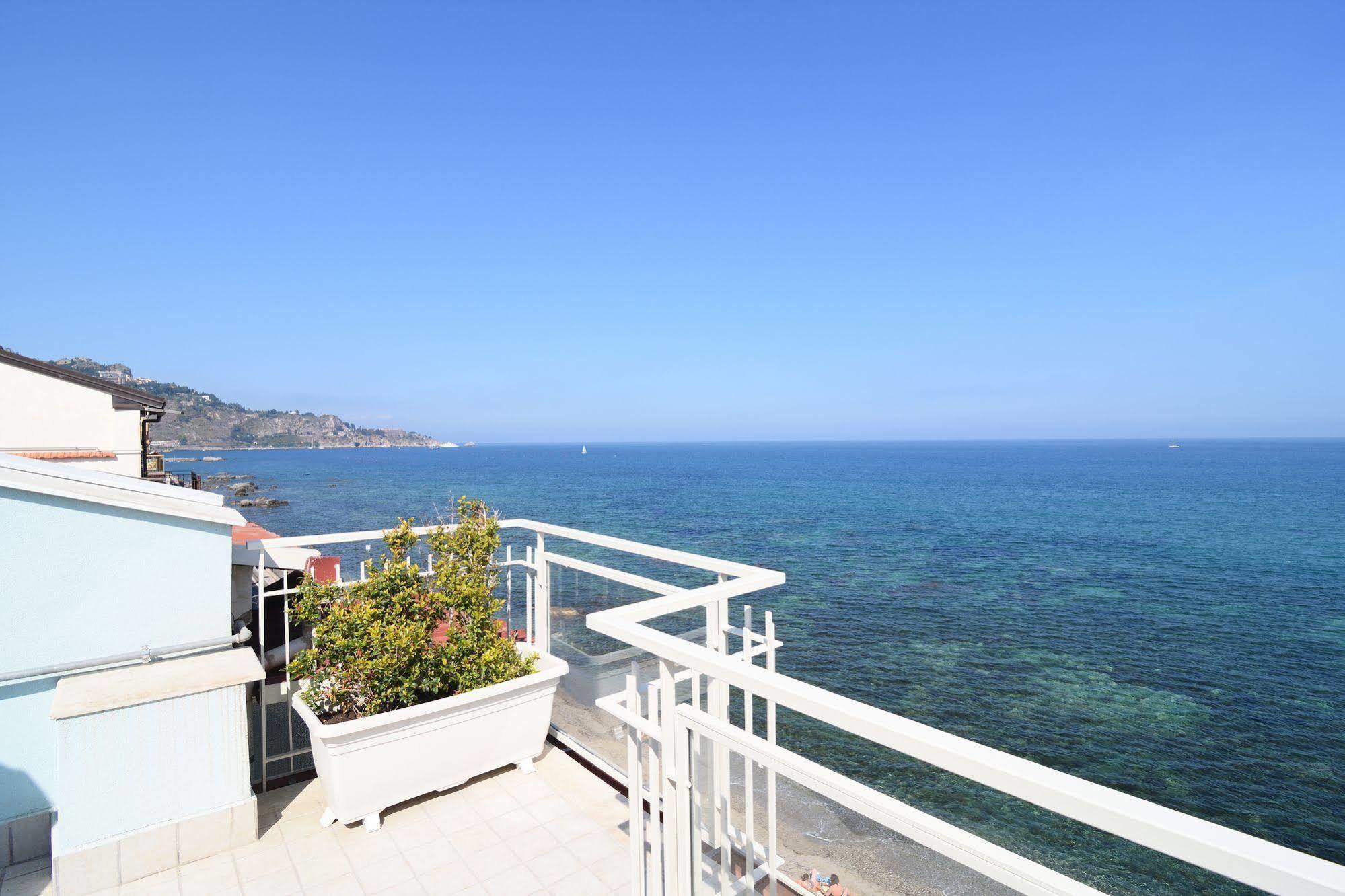 Nina B&B Giardini Naxos Dış mekan fotoğraf