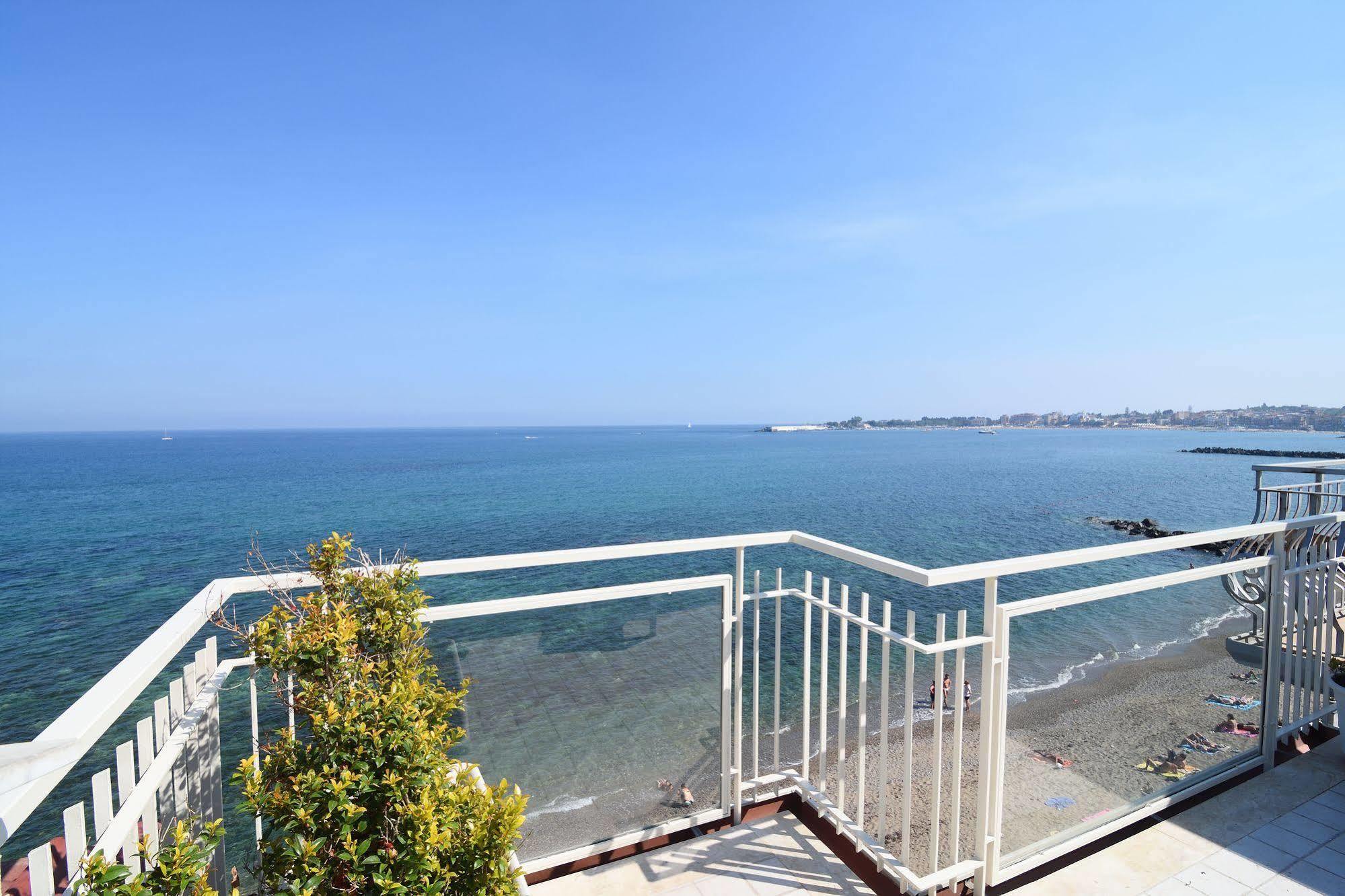 Nina B&B Giardini Naxos Dış mekan fotoğraf